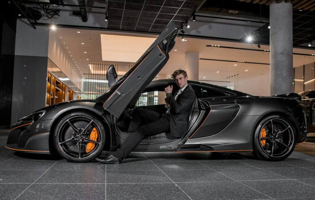 Dit weten we over rijders van duurdere automerken