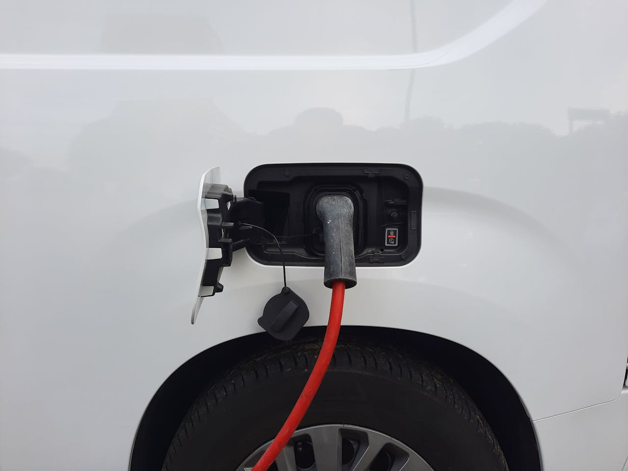 Wat je moet weten als je overstapt naar elektrisch rijden